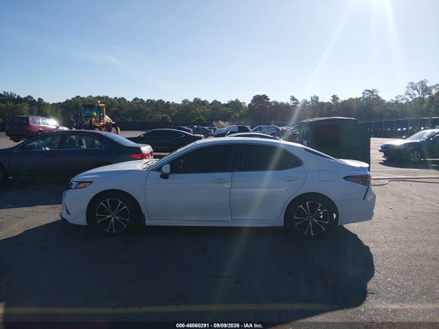 46060291 :رقم المزاد ، JTNB11HK0J3070109 vin ، 2018 Toyota Camry Se مزاد بيع