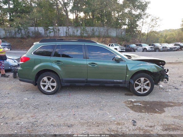 46060349 :رقم المزاد ، 4S4BRCCC2D3275228 vin ، 2013 Subaru Outback 2.5i Premium مزاد بيع