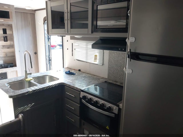 Продажа на аукционе авто 2020 Crossroads Other, vin: 4YDT32S24L6360563, номер лота: 46060451