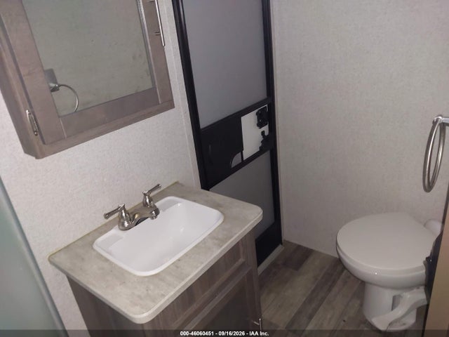 Продажа на аукционе авто 2020 Crossroads Other, vin: 4YDT32S24L6360563, номер лота: 46060451