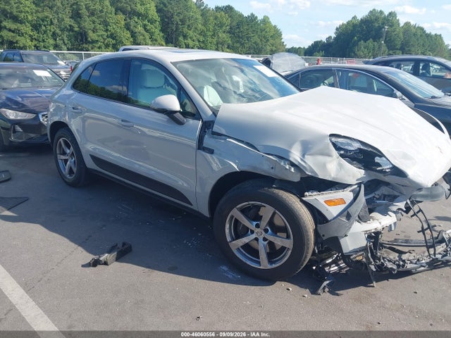 46060556 :رقم المزاد ، WP1AA2A52MLB12681 vin ، 2021 Porsche Macan مزاد بيع