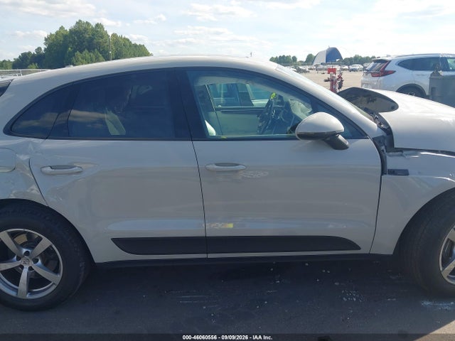 46060556 :رقم المزاد ، WP1AA2A52MLB12681 vin ، 2021 Porsche Macan مزاد بيع
