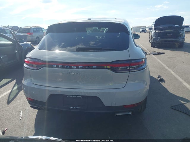 46060556 :رقم المزاد ، WP1AA2A52MLB12681 vin ، 2021 Porsche Macan مزاد بيع