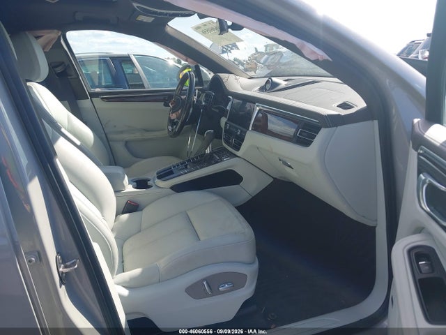 46060556 :رقم المزاد ، WP1AA2A52MLB12681 vin ، 2021 Porsche Macan مزاد بيع
