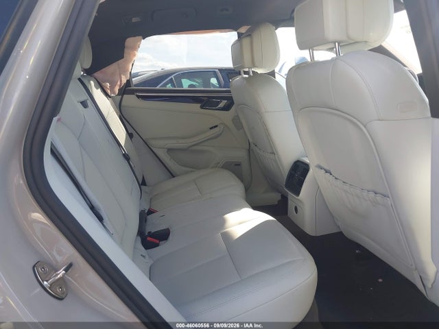 46060556 :رقم المزاد ، WP1AA2A52MLB12681 vin ، 2021 Porsche Macan مزاد بيع