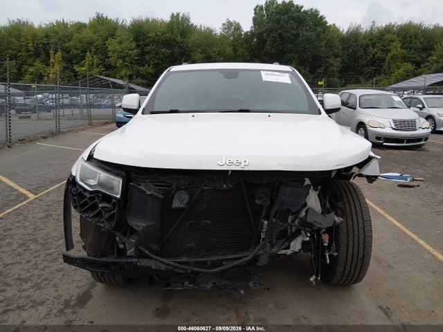 46060627 :رقم المزاد ، 1C4RJFAG8JC305992 vin ، 2018 Jeep Grand Cherokee Laredo E 4x4 مزاد بيع