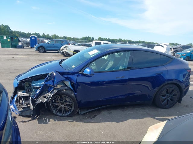 Продажа на аукционе авто 2024 Tesla Model Y, vin: 7SAYGDED1RF191950, номер лота: 46060632