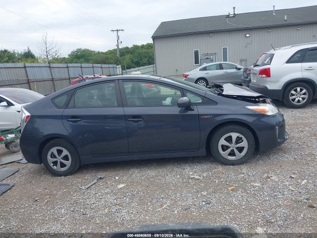 46060659 :رقم المزاد ، JTDKN3DU5D5594893 vin ، 2013 Toyota Prius Three مزاد بيع