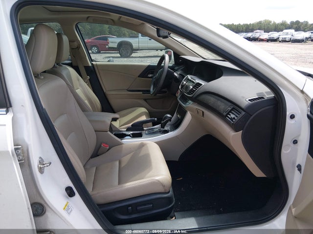 Продажа на аукционе авто 2015 Honda Accord Ex-l, vin: 1HGCR2F85FA031843, номер лота: 46060772