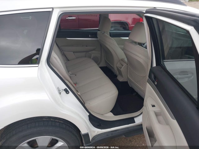 46060924 :رقم المزاد ، 4S4BRBCC6B3328360 vin ، 2011 Subaru Outback 2.5i Premium مزاد بيع
