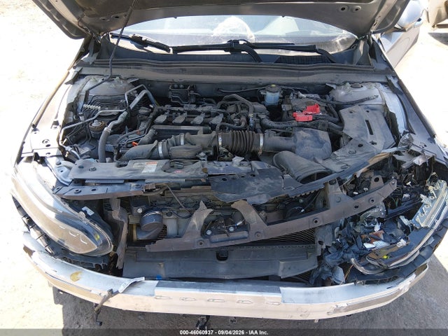 Honda Accord Touring 2018 1HGCV1F91JA072428 Image 10