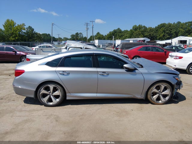 Honda Accord Touring 2018 1HGCV1F91JA072428 Image 13