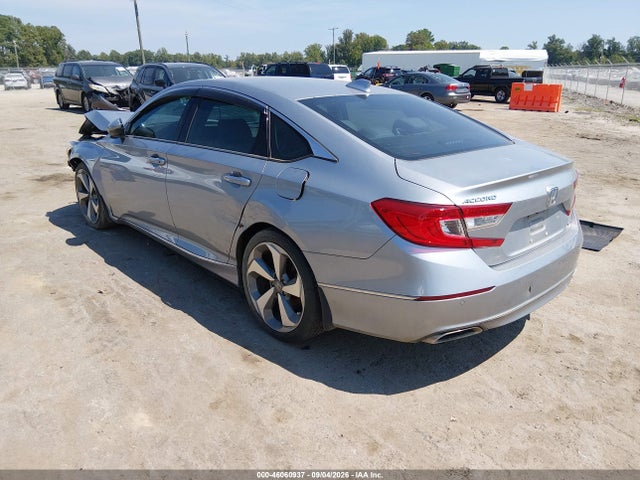 Honda Accord Touring 2018 1HGCV1F91JA072428 Image 3