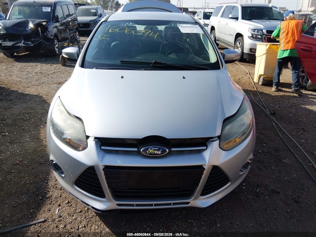 Продажа на аукционе авто 2014 Ford Focus Titanium, vin: 1FADP3J26EL240616, номер лота: 46060944