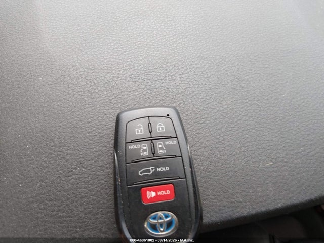 Продажа на аукционе авто 2021 Toyota Sienna Xle, vin: 5TDYRKEC4MS008242, номер лота: 46061002
