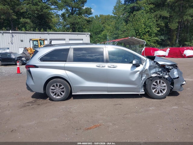 Продажа на аукционе авто 2021 Toyota Sienna Xle, vin: 5TDYRKEC4MS008242, номер лота: 46061002