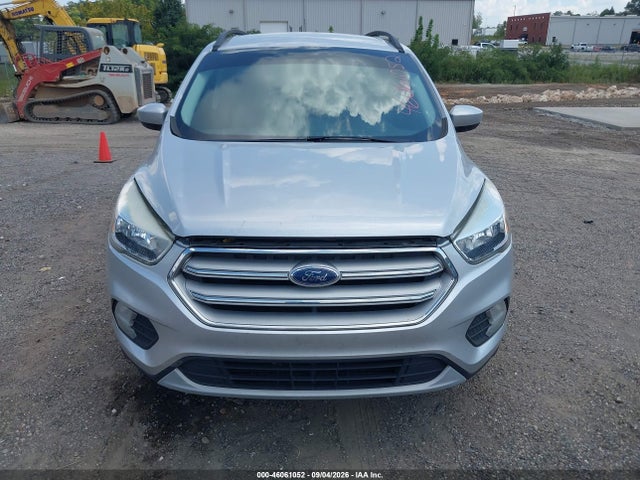Продажа на аукционе авто 2018 Ford Escape Se, vin: 1FMCU9GD2JUB39549, номер лота: 46061052