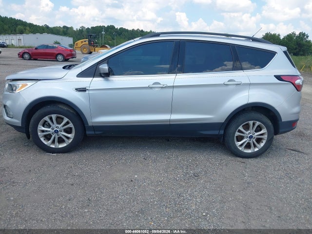 Продажа на аукционе авто 2018 Ford Escape Se, vin: 1FMCU9GD2JUB39549, номер лота: 46061052