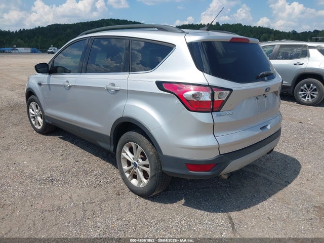 Продажа на аукционе авто 2018 Ford Escape Se, vin: 1FMCU9GD2JUB39549, номер лота: 46061052