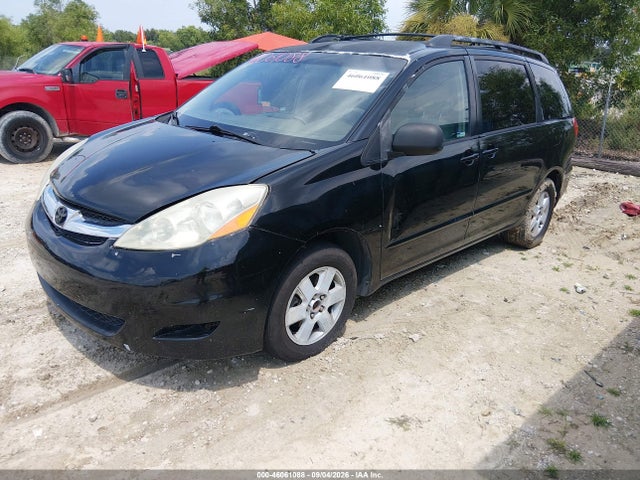 46061088 :رقم المزاد ، 5TDKK4CC2AS327806 vin ، 2010 Toyota Sienna Le مزاد بيع