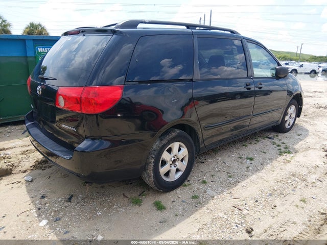 46061088 :رقم المزاد ، 5TDKK4CC2AS327806 vin ، 2010 Toyota Sienna Le مزاد بيع