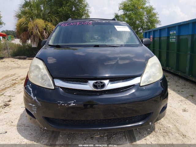 46061088 :رقم المزاد ، 5TDKK4CC2AS327806 vin ، 2010 Toyota Sienna Le مزاد بيع