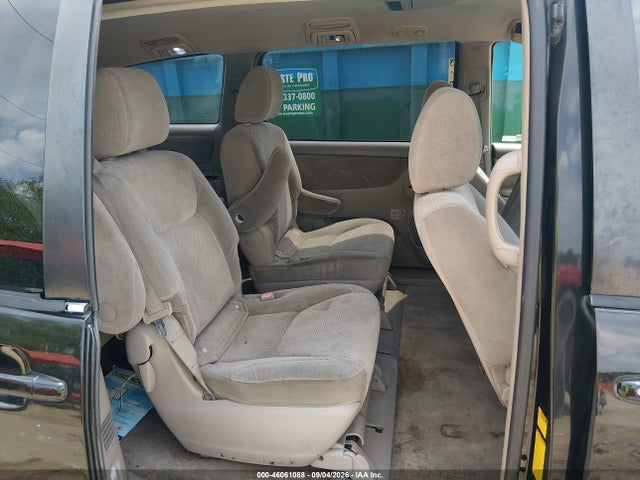 46061088 :رقم المزاد ، 5TDKK4CC2AS327806 vin ، 2010 Toyota Sienna Le مزاد بيع