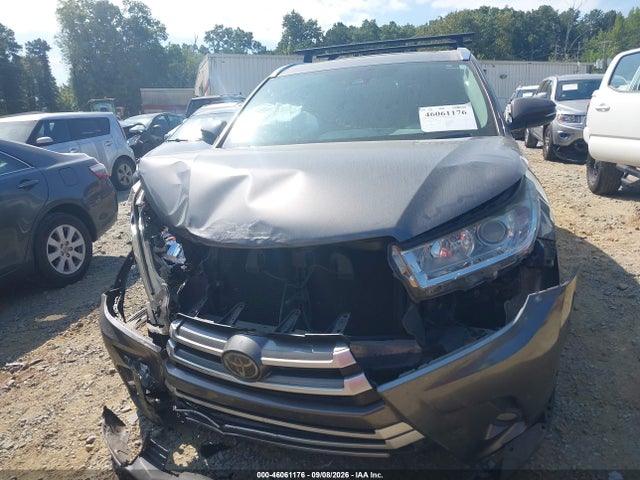 Продажа на аукционе авто 2017 Toyota Highlander Xle, vin: 5TDKZRFH8HS518981, номер лота: 46061176