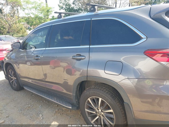 Продажа на аукционе авто 2017 Toyota Highlander Xle, vin: 5TDKZRFH8HS518981, номер лота: 46061176