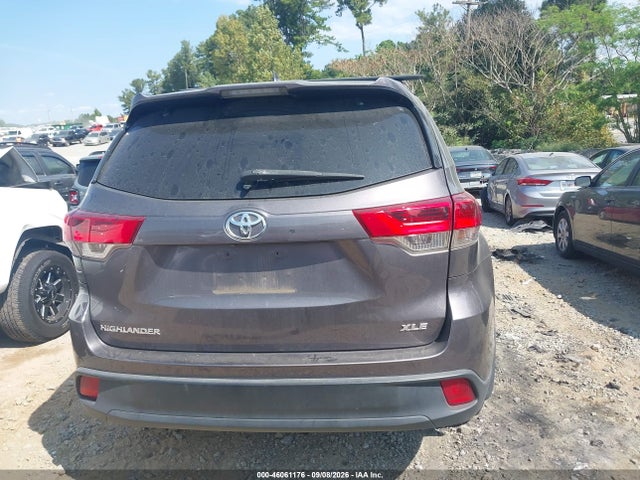 Продажа на аукционе авто 2017 Toyota Highlander Xle, vin: 5TDKZRFH8HS518981, номер лота: 46061176