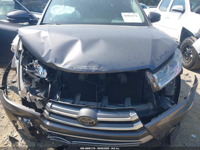 Продажа на аукционе авто 2017 Toyota Highlander Xle, vin: 5TDKZRFH8HS518981, номер лота: 46061176