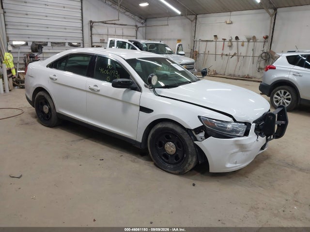 2015 Ford Police Interceptor მანქანა იყიდება აუქციონზე, vin: 1FAHP2MK7FG180704, აუქციონის ნომერი: 46061193