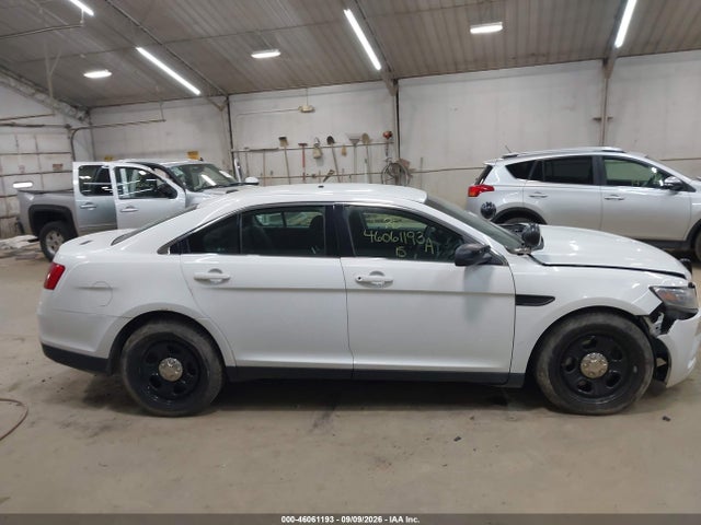 2015 Ford Police Interceptor მანქანა იყიდება აუქციონზე, vin: 1FAHP2MK7FG180704, აუქციონის ნომერი: 46061193