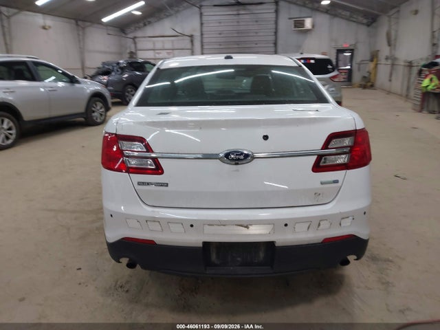 2015 Ford Police Interceptor მანქანა იყიდება აუქციონზე, vin: 1FAHP2MK7FG180704, აუქციონის ნომერი: 46061193