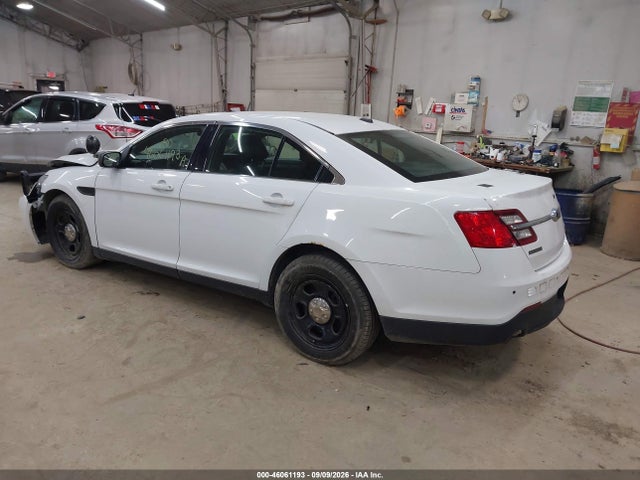 2015 Ford Police Interceptor მანქანა იყიდება აუქციონზე, vin: 1FAHP2MK7FG180704, აუქციონის ნომერი: 46061193