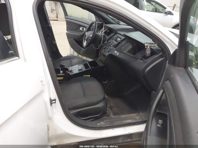 2015 Ford Police Interceptor მანქანა იყიდება აუქციონზე, vin: 1FAHP2MK7FG180704, აუქციონის ნომერი: 46061193
