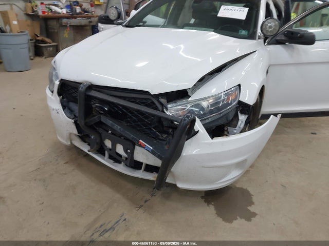 2015 Ford Police Interceptor მანქანა იყიდება აუქციონზე, vin: 1FAHP2MK7FG180704, აუქციონის ნომერი: 46061193