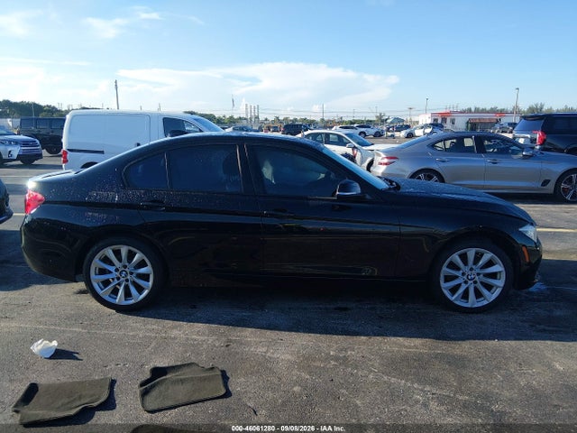 46061280 :رقم المزاد ، WBA8A9C50JAD27795 vin ، 2018 Bmw 320i مزاد بيع