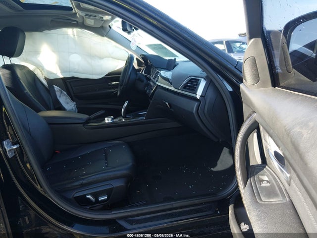 46061280 :رقم المزاد ، WBA8A9C50JAD27795 vin ، 2018 Bmw 320i مزاد بيع