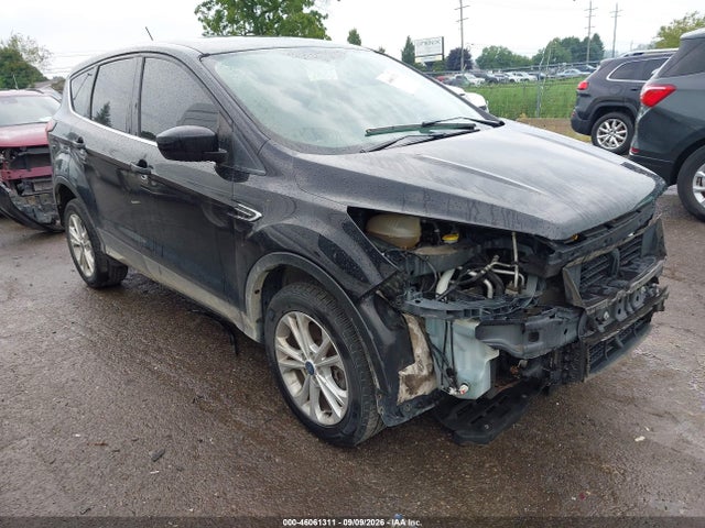Продажа на аукционе авто 2019 Ford Escape Se, vin: 1FMCU9GD1KUA45826, номер лота: 46061311