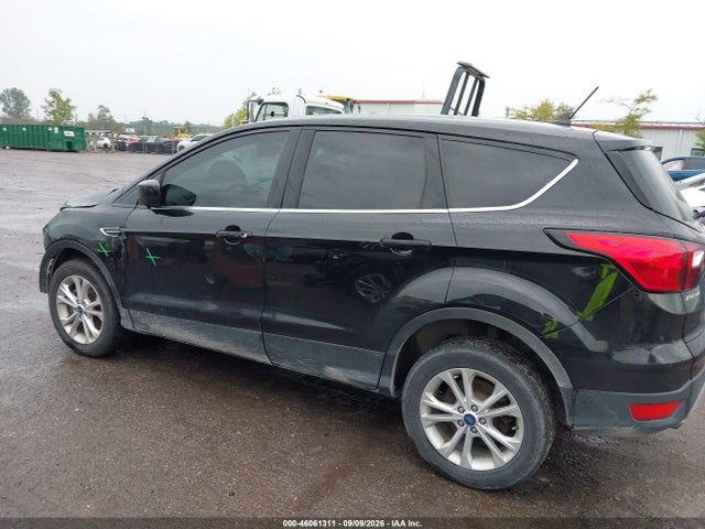Продажа на аукционе авто 2019 Ford Escape Se, vin: 1FMCU9GD1KUA45826, номер лота: 46061311