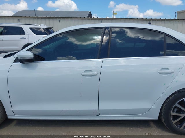 2017 Volkswagen Jetta 1.4t Se მანქანა იყიდება აუქციონზე, vin: 3VWDB7AJ9HM393563, აუქციონის ნომერი: 46061448