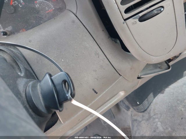 46061451 :رقم المزاد ، 1FTRX17282NA99298 vin ، 2002 Ford F-150 Xl/xlt مزاد بيع