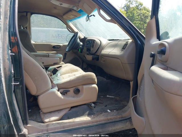 46061451 :رقم المزاد ، 1FTRX17282NA99298 vin ، 2002 Ford F-150 Xl/xlt مزاد بيع