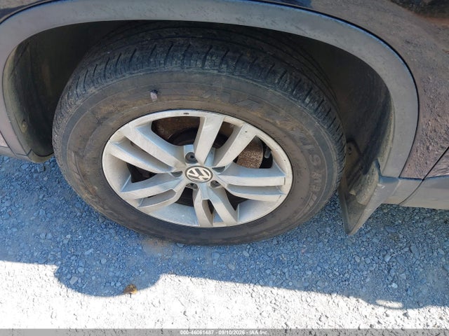 2013 Volkswagen Tiguan S მანქანა იყიდება აუქციონზე, vin: WVGBV3AX5DW618453, აუქციონის ნომერი: 46061487