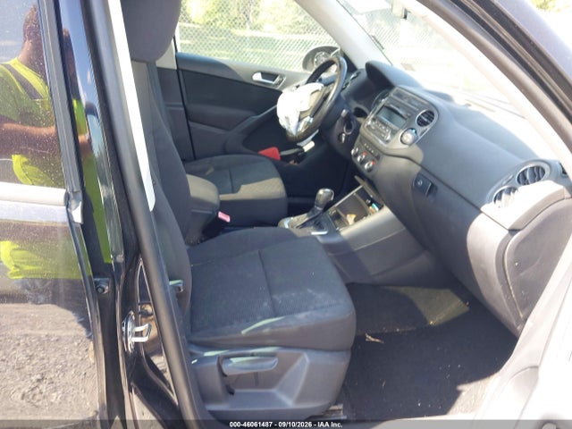2013 Volkswagen Tiguan S მანქანა იყიდება აუქციონზე, vin: WVGBV3AX5DW618453, აუქციონის ნომერი: 46061487