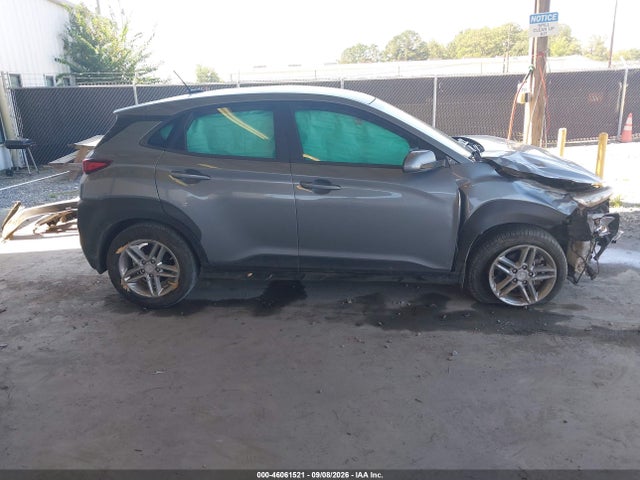 2020 Hyundai Kona Se მანქანა იყიდება აუქციონზე, vin: KM8K12AA6LU575639, აუქციონის ნომერი: 46061521