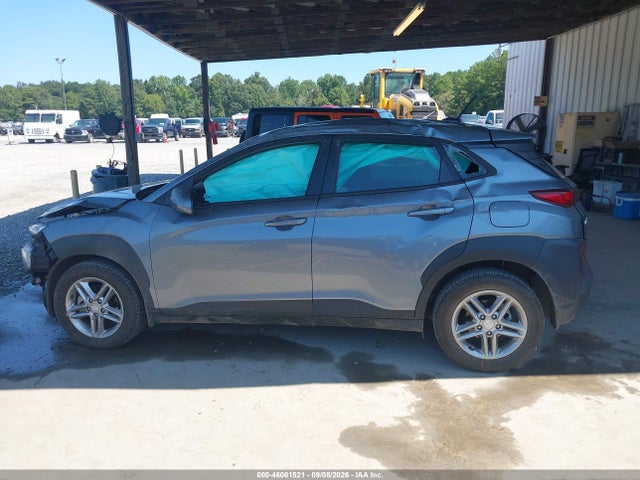 2020 Hyundai Kona Se მანქანა იყიდება აუქციონზე, vin: KM8K12AA6LU575639, აუქციონის ნომერი: 46061521