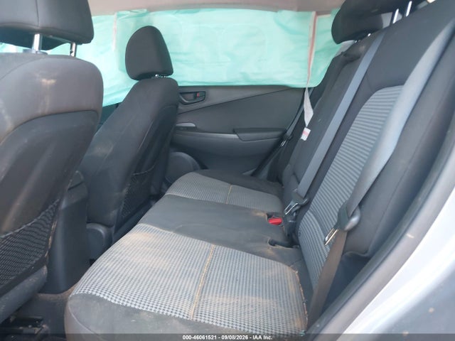 2020 Hyundai Kona Se მანქანა იყიდება აუქციონზე, vin: KM8K12AA6LU575639, აუქციონის ნომერი: 46061521