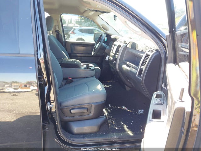 46061592 :رقم المزاد ، 1C6RR7FT3JS309434 vin ، 2018 Ram 1500 Express  4x4 6'4 Box مزاد بيع